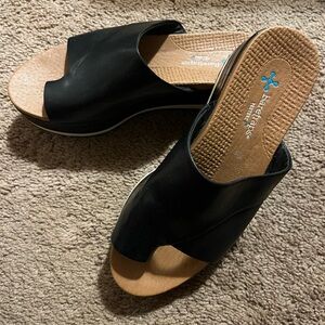 BareTraps Black, White, and Brown Sandals